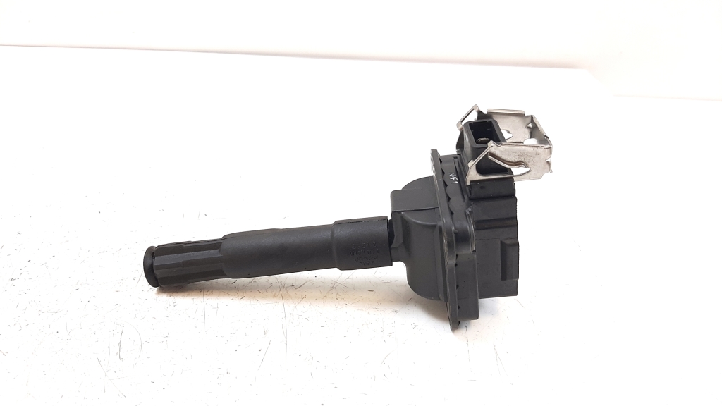 Used Volkswagen Passat Ignition coil 058905105