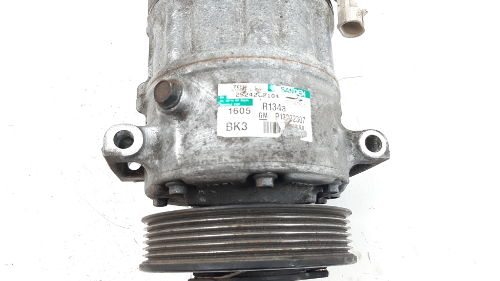 Used Opel Insignia Air conditioner compressor P13232307