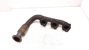   Exhaust manifold 