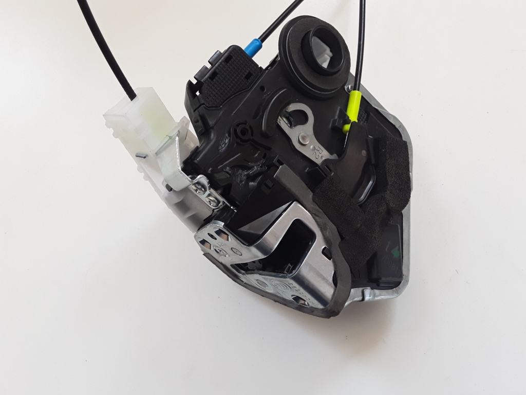 TOYOTA RAV4 4 generation (XA40) (2012-2018) Right Side Sliding Door Lock A046693 22563604