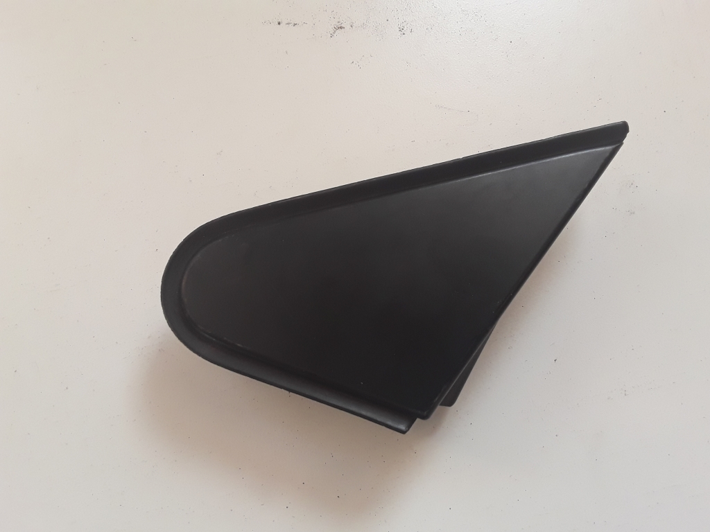 Used TOYOTA RAV 4 Trim to the mirror triangle 6011842020