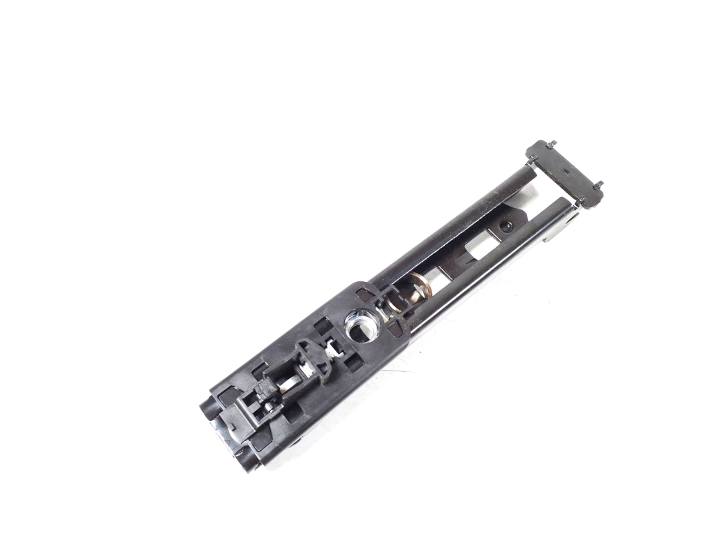 Mercedes Benz E-Class W212 (2009–2015) Turvavöö kõrguse regulaator A2128600088 Mercedes Benz E-Class W212 (2009–2015) Turvavöö kõrguse regulaator A2128600088