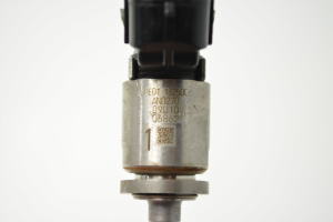  Fuel injector 