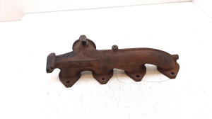  Exhaust manifold 