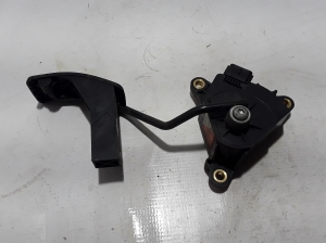 RENAULT Koleos (2007–2016) Accelerator pedal 18002JY40A - 2
