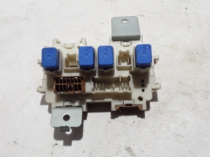  Fuse block holder under the hood 