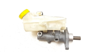  Master cylinder 