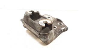 Subaru Legacy V (2009–2014) Motorhalter - 3