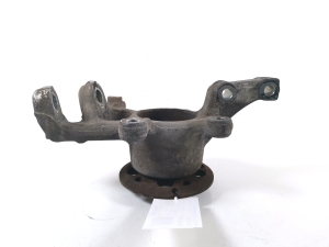 Mercedes Benz C-Class 204 (2007–2014) Front wheel hub A2043323401 - 3