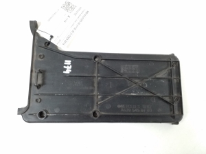  Cover fuse block front 