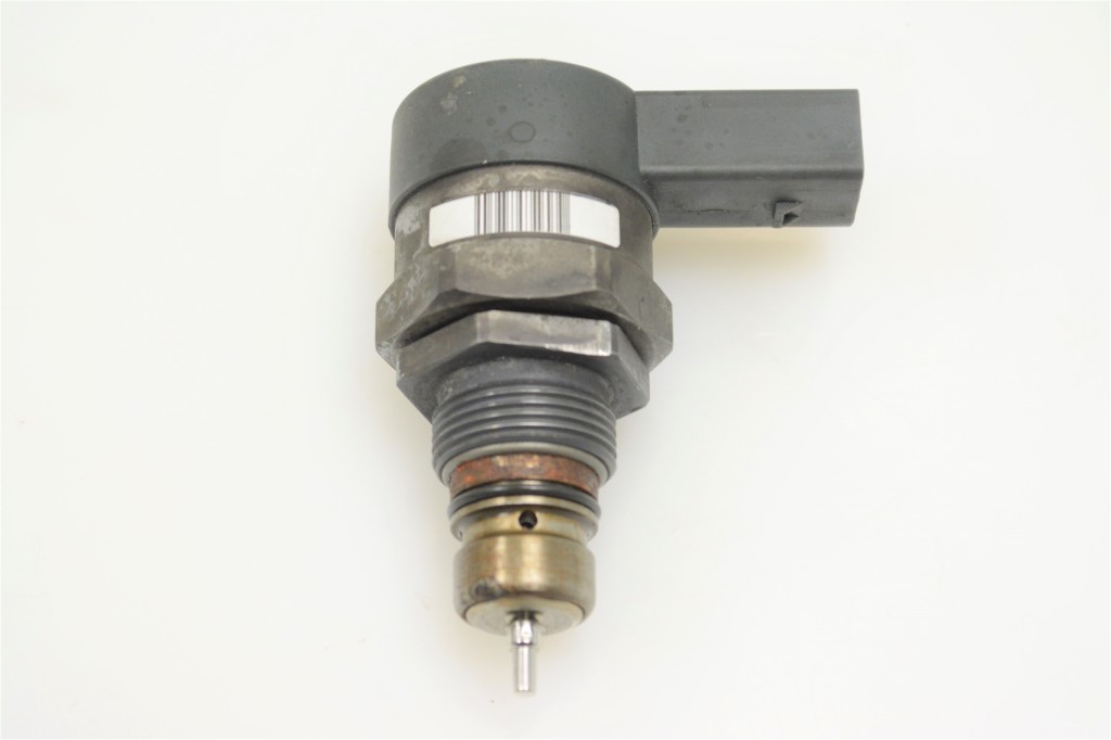 Used BMW 5 SERIES High pressure fuel line sensor 0281002949