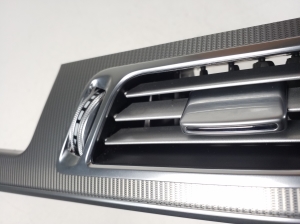  Interior panel ventilation grilles 