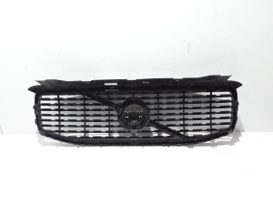  Front grille 