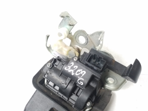 AUDI A6 ALLROAD C6 (2004–2011) Trunk lid lock - 5
