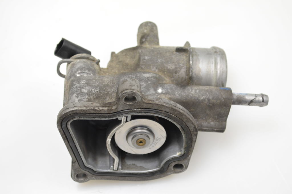 Mercedes Benz C-Class 204 (2007–2014) Termostaadi korpus A6462008715 Mercedes Benz C-Class 204 (2007–2014) Termostaadi korpus A6462008715