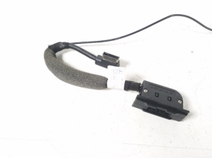 Mercedes Benz R-Class 251 (2006–2017) AUX socket A1648202715 - 3