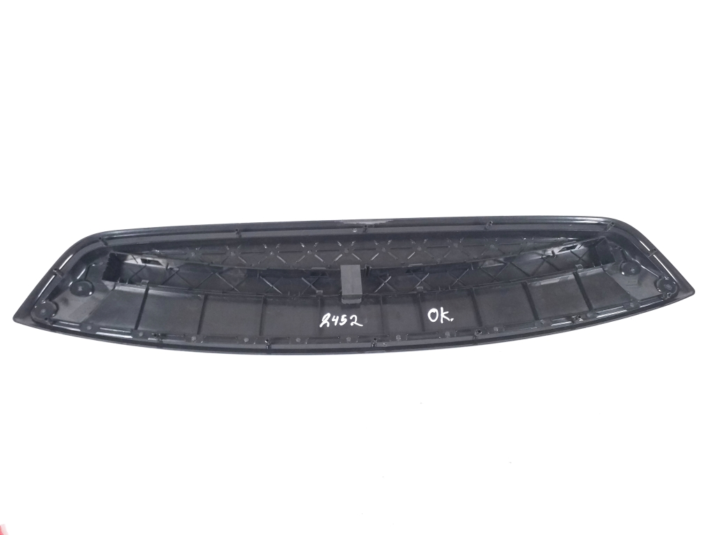 MERCEDES-BENZ C-Class W204/S204/C204 (2004-2015) Rear Trunk Grill A2046840028 21938798