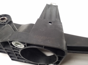 Mercedes Benz A-Class 176 (2012–2018) Piduripedaal A2462920207 - 2