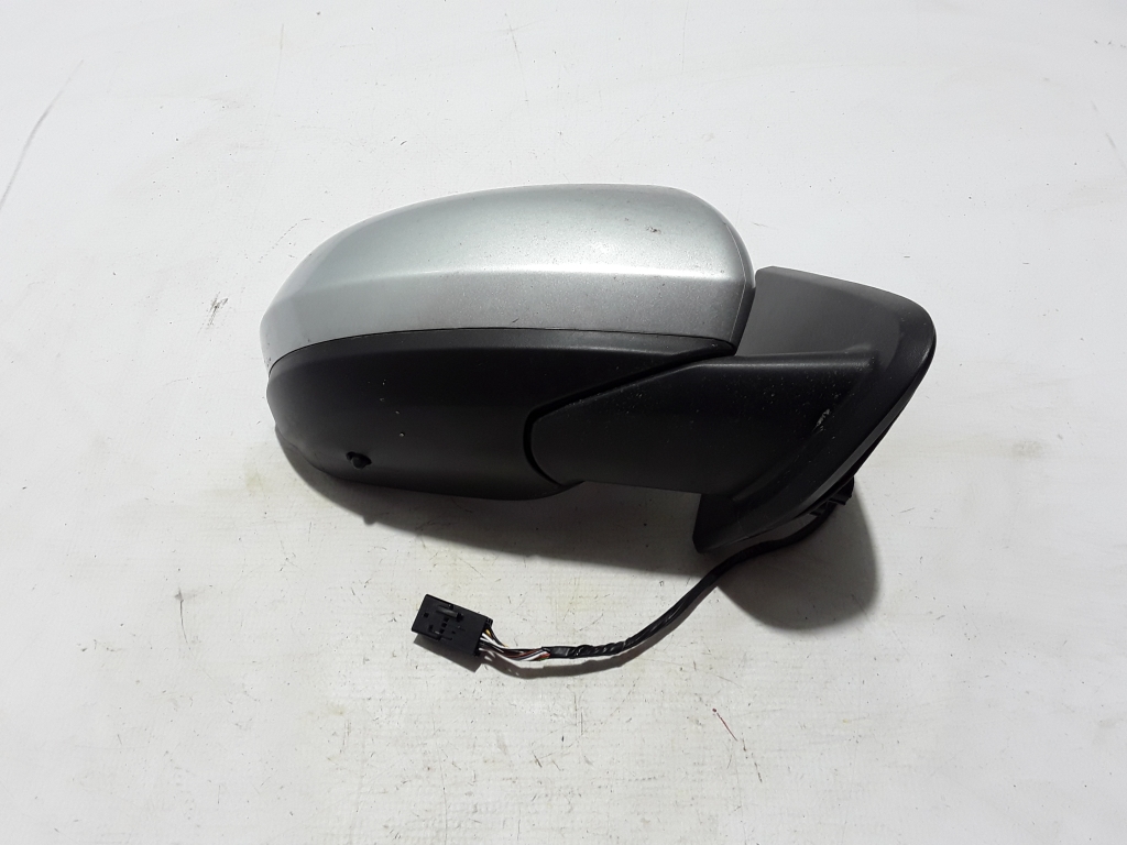 Used Dacia Duster Side mirror and its details 963017708R