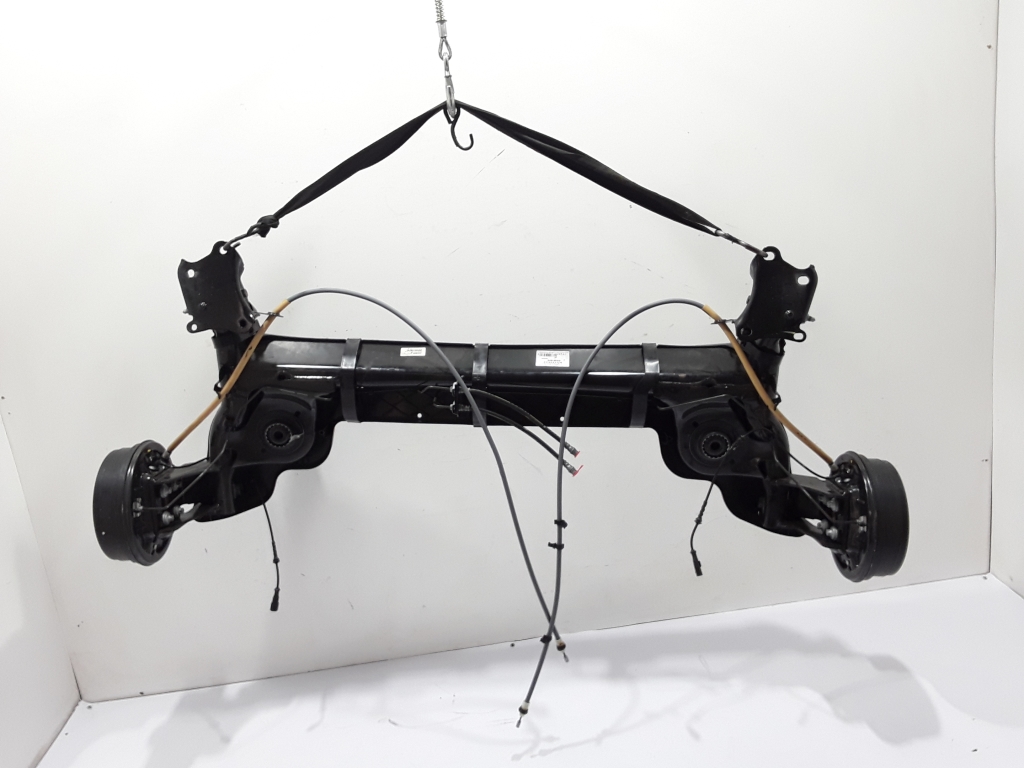 Used Dacia Duster Rear axle and its details 555015332R