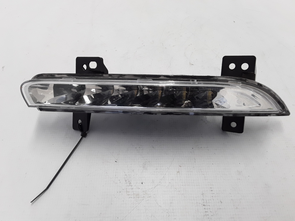 RENAULT Fluence (2009–2017) Front bumper reflector 266005976R RENAULT Fluence (2009–2017) Front bumper reflector 266005976R