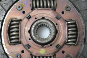 Mazda 2 (2007–2014) Kupplungsscheibe ZJ0216460 - 2