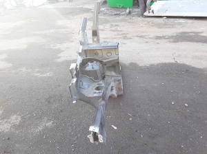 Dacia Dokker (2012–2017) Front outrigger 641002432R - 2