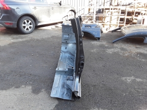 Dacia Dokker (2012–2017) Front outrigger 641002432R - 3