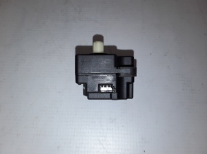 VOLVO XC60 (2008–2017) Salongi soojenduse klapi mootor 31348271 - 3