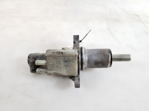  Master cylinder 