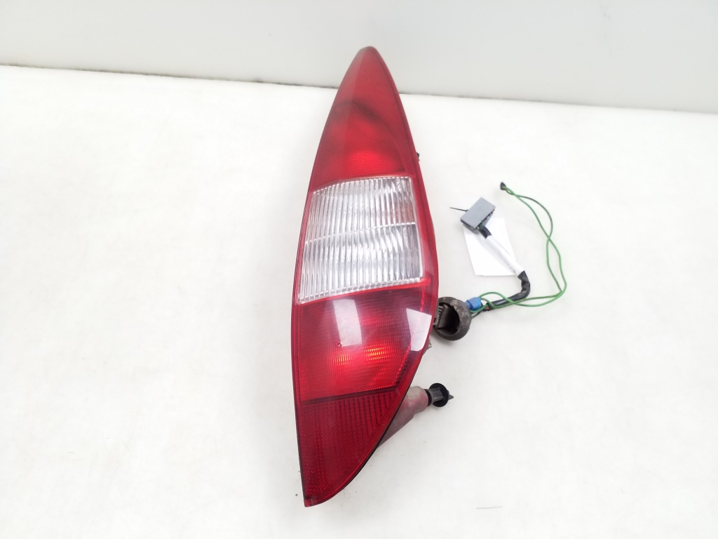 FORD Mondeo 3 generation (2000-2007) Rear Right Taillight Lamp 25041356