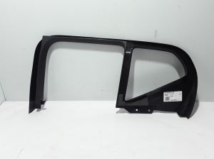  Rear side door strip to glass inner 