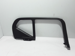  Rear side door strip to glass inner 