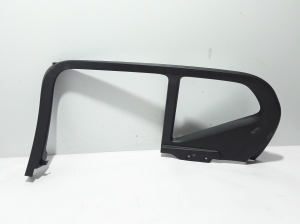   Rear side door strip to glass inner 