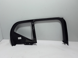  Rear side door strip to glass inner 