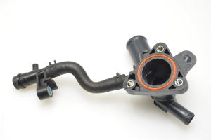 TOYOTA CHR (2016–2026) Termostata korpuss 161020 - 3