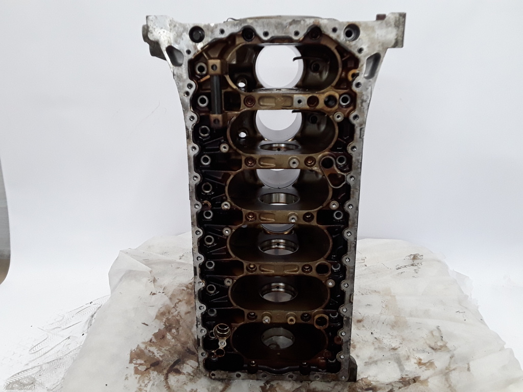 VOLVO XC90 1 generation (2002-2014) Engine Block RF6G9N-6K360-AE 22297977