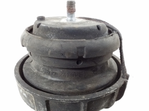  Engine cushion 