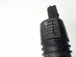 BMW 1 SERIES E82 (2007–2013) Front windshield washer pump 7302589 - 2