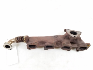  Exhaust manifold 