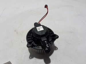  Cabin shoulder motor 