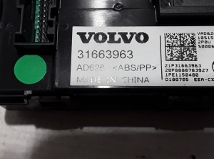 VOLVO XC40 (2017–2026) Juhtplokk 31663963 - 2
