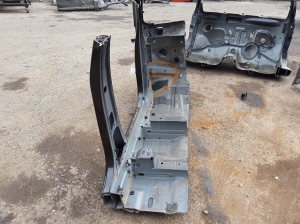 VOLVO XC40 (2017–2026) Eesmine tugijalg 31675823 - 3