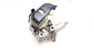  Master cylinder 