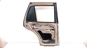  Rear side doors 