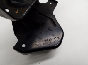 Mercedes Benz A-Class 176 (2012–2018) Kaitsmeploki hoidik kapoti all A2465451500 - 4