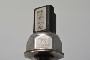 Ford Focus (2004–2011) Fuel rail pressure sensor 55PP0202 - 3