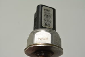 Ford Focus (2004–2011) Fuel rail pressure sensor 55PP0202 - 4