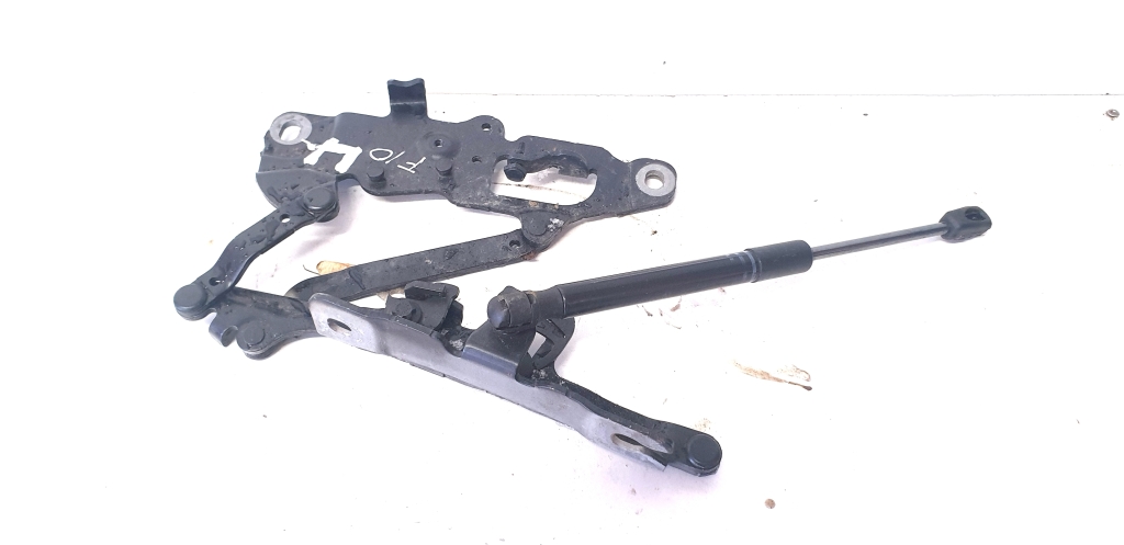 BMW 5 SERIES F10 (2010–2017) Hood hinge 724988709 BMW 5 SERIES F10 (2010–2017) Hood hinge 724988709
