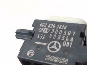 Mercedes Benz R-Class 251 (2006–2017) Turvapadja andur A0038202826 - 3